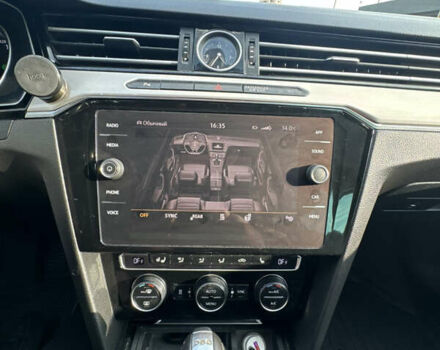 Синий Фольксваген Пассат, объемом двигателя 1.97 л и пробегом 348 тыс. км за 12499 $, фото 25 на Automoto.ua