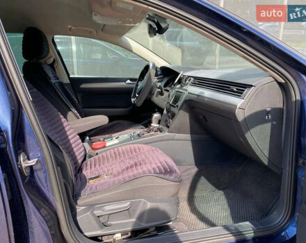 Синій Фольксваген Пассат, об'ємом двигуна 2 л та пробігом 356 тис. км за 13500 $, фото 25 на Automoto.ua