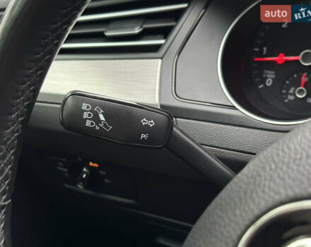 Синій Фольксваген Пассат, об'ємом двигуна 2 л та пробігом 287 тис. км за 15900 $, фото 61 на Automoto.ua