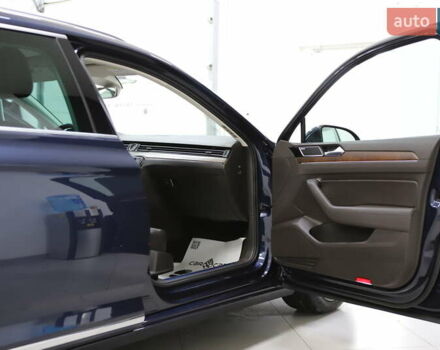 Синий Фольксваген Пассат, объемом двигателя 1.97 л и пробегом 237 тыс. км за 19899 $, фото 103 на Automoto.ua