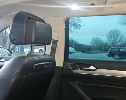 Синий Фольксваген Пассат, объемом двигателя 1.97 л и пробегом 333 тыс. км за 22900 $, фото 18 на Automoto.ua