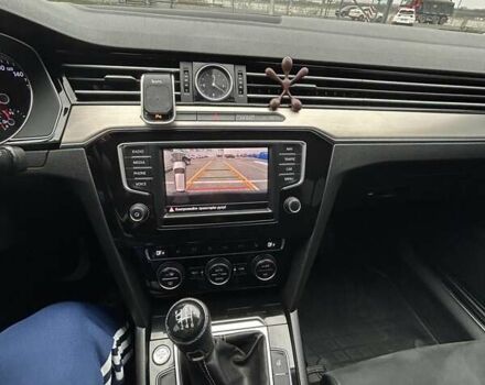 Синий Фольксваген Пассат, объемом двигателя 1.97 л и пробегом 293 тыс. км за 14500 $, фото 6 на Automoto.ua