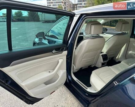 Синій Фольксваген Пассат, об'ємом двигуна 2 л та пробігом 325 тис. км за 14800 $, фото 9 на Automoto.ua