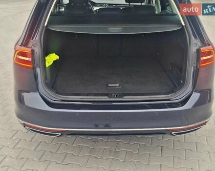 Синий Фольксваген Пассат, объемом двигателя 1.97 л и пробегом 241 тыс. км за 16777 $, фото 5 на Automoto.ua