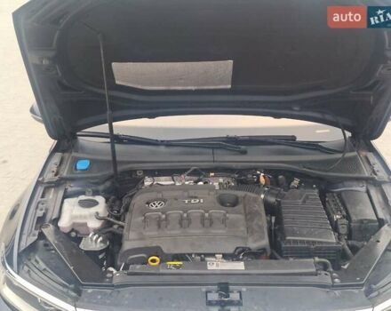 Синий Фольксваген Пассат, объемом двигателя 1.97 л и пробегом 241 тыс. км за 16777 $, фото 19 на Automoto.ua