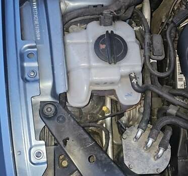 Синий Фольксваген Пассат, объемом двигателя 1.97 л и пробегом 333 тыс. км за 22900 $, фото 30 на Automoto.ua