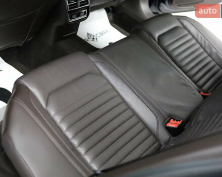 Синий Фольксваген Пассат, объемом двигателя 1.97 л и пробегом 237 тыс. км за 19899 $, фото 117 на Automoto.ua