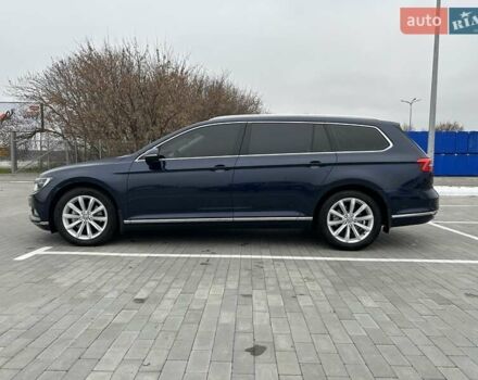 Синий Фольксваген Пассат, объемом двигателя 1.97 л и пробегом 293 тыс. км за 14500 $, фото 41 на Automoto.ua