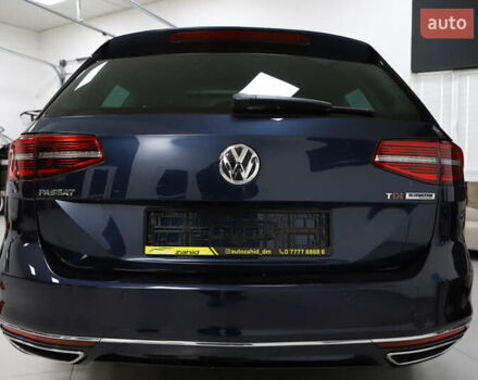 Синий Фольксваген Пассат, объемом двигателя 1.97 л и пробегом 237 тыс. км за 19899 $, фото 50 на Automoto.ua