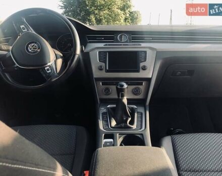 Синий Фольксваген Пассат, объемом двигателя 1.6 л и пробегом 297 тыс. км за 10500 $, фото 6 на Automoto.ua