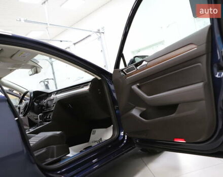 Синий Фольксваген Пассат, объемом двигателя 1.97 л и пробегом 237 тыс. км за 19899 $, фото 104 на Automoto.ua