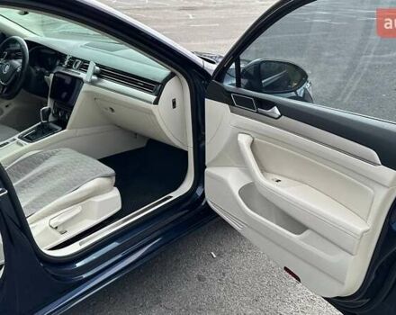 Синий Фольксваген Пассат, объемом двигателя 2 л и пробегом 325 тыс. км за 14800 $, фото 12 на Automoto.ua