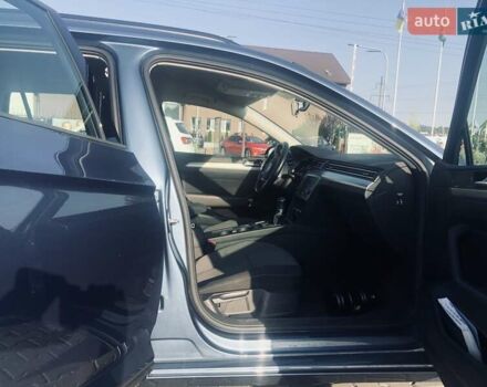 Синий Фольксваген Пассат, объемом двигателя 1.6 л и пробегом 297 тыс. км за 10500 $, фото 3 на Automoto.ua