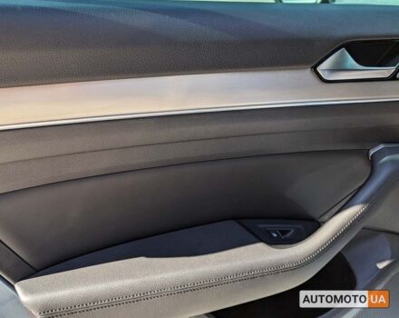 Синий Фольксваген Пассат, объемом двигателя 2 л и пробегом 215 тыс. км за 20200 $, фото 13 на Automoto.ua