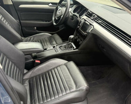 Синий Фольксваген Пассат, объемом двигателя 1.6 л и пробегом 315 тыс. км за 12300 $, фото 7 на Automoto.ua