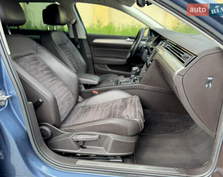 Синий Фольксваген Пассат, объемом двигателя 1.97 л и пробегом 220 тыс. км за 16999 $, фото 52 на Automoto.ua