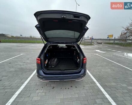 Синий Фольксваген Пассат, объемом двигателя 1.97 л и пробегом 293 тыс. км за 14500 $, фото 24 на Automoto.ua