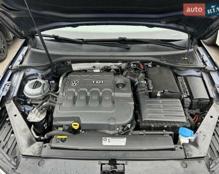 Синий Фольксваген Пассат, объемом двигателя 1.97 л и пробегом 293 тыс. км за 14500 $, фото 3 на Automoto.ua