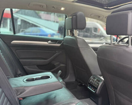 Синий Фольксваген Пассат, объемом двигателя 1.6 л и пробегом 315 тыс. км за 12300 $, фото 8 на Automoto.ua