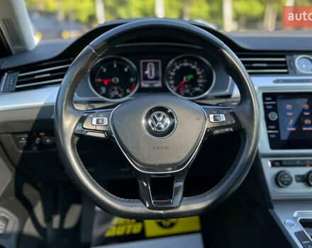 Синий Фольксваген Пассат, объемом двигателя 1.6 л и пробегом 197 тыс. км за 17500 $, фото 14 на Automoto.ua