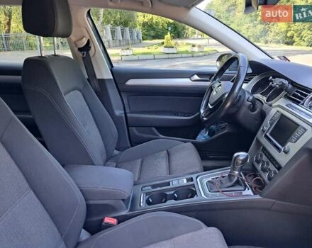 Синій Фольксваген Пассат, об'ємом двигуна 1.6 л та пробігом 282 тис. км за 14000 $, фото 16 на Automoto.ua