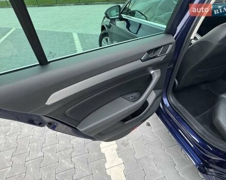 Синий Фольксваген Пассат, объемом двигателя 1.97 л и пробегом 218 тыс. км за 17500 $, фото 23 на Automoto.ua