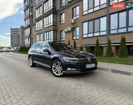 Фольксваген Пассат 2017 в Житомире на Automoto.ua Синий Фольксваген Пассат, объемом двигателя 2 л и пробегом 266 тыс. км за 17600 $, фото 12 на Automoto.ua