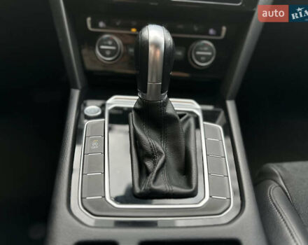 Синий Фольксваген Пассат, объемом двигателя 2 л и пробегом 289 тыс. км за 16799 $, фото 46 на Automoto.ua