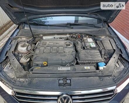 Синий Фольксваген Пассат, объемом двигателя 1.97 л и пробегом 225 тыс. км за 16300 $, фото 69 на Automoto.ua