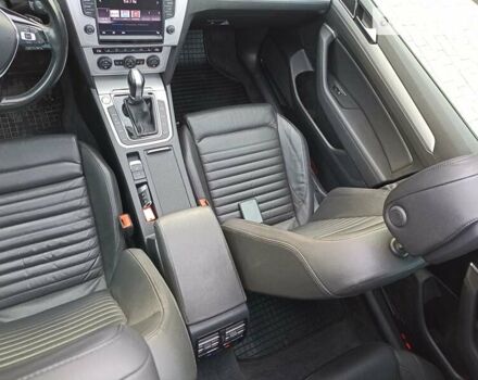 Синий Фольксваген Пассат, объемом двигателя 1.97 л и пробегом 225 тыс. км за 16300 $, фото 49 на Automoto.ua