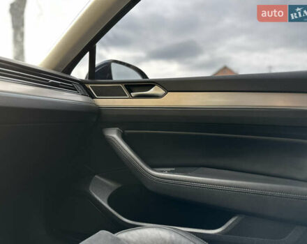 Синий Фольксваген Пассат, объемом двигателя 2 л и пробегом 289 тыс. км за 16799 $, фото 42 на Automoto.ua