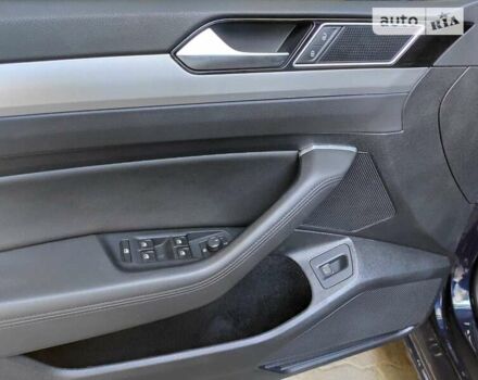 Синий Фольксваген Пассат, объемом двигателя 1.97 л и пробегом 225 тыс. км за 16300 $, фото 40 на Automoto.ua