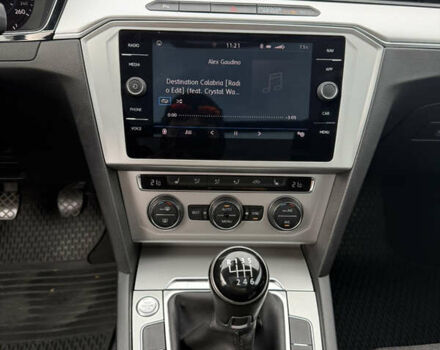 Фольксваген Пассат 2017 в Львове на Automoto.ua Синий Фольксваген Пассат, объемом двигателя 1.97 л и пробегом 217 тыс. км за 15800 $, фото 30 на Automoto.ua