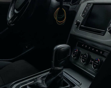 Синий Фольксваген Пассат, объемом двигателя 1.6 л и пробегом 219 тыс. км за 15200 $, фото 17 на Automoto.ua