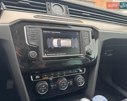 Синий Фольксваген Пассат, объемом двигателя 2 л и пробегом 332 тыс. км за 15990 $, фото 25 на Automoto.ua