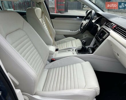 Синій Фольксваген Пассат, об'ємом двигуна 1.97 л та пробігом 241 тис. км за 17200 $, фото 27 на Automoto.ua