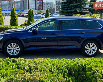 Синий Фольксваген Пассат, объемом двигателя 1.6 л и пробегом 197 тыс. км за 17500 $, фото 3 на Automoto.ua
