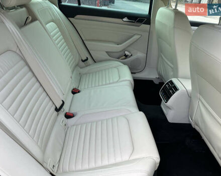 Синій Фольксваген Пассат, об'ємом двигуна 1.97 л та пробігом 241 тис. км за 17200 $, фото 23 на Automoto.ua