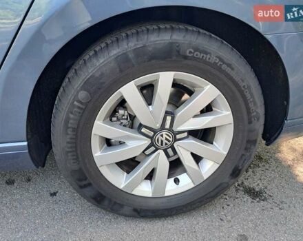 Синій Фольксваген Пассат, об'ємом двигуна 1.6 л та пробігом 282 тис. км за 14000 $, фото 13 на Automoto.ua