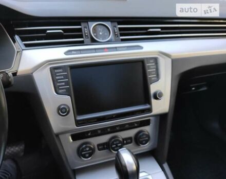 Синий Фольксваген Пассат, объемом двигателя 1.97 л и пробегом 225 тыс. км за 16300 $, фото 24 на Automoto.ua