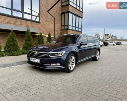 Фольксваген Пассат 2017 в Житомире на Automoto.ua Синий Фольксваген Пассат, объемом двигателя 2 л и пробегом 266 тыс. км за 17600 $, фото 1 на Automoto.ua