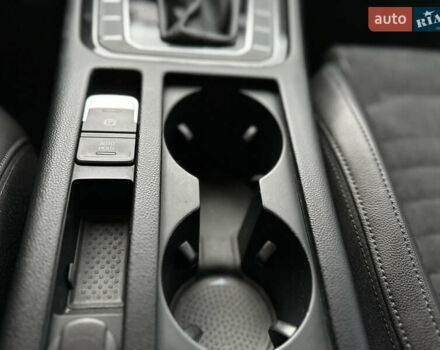 Синий Фольксваген Пассат, объемом двигателя 2 л и пробегом 289 тыс. км за 16799 $, фото 45 на Automoto.ua