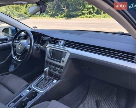Синій Фольксваген Пассат, об'ємом двигуна 1.6 л та пробігом 282 тис. км за 14000 $, фото 15 на Automoto.ua