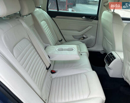 Синій Фольксваген Пассат, об'ємом двигуна 1.97 л та пробігом 241 тис. км за 17200 $, фото 25 на Automoto.ua