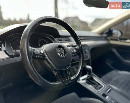 Синий Фольксваген Пассат, объемом двигателя 2 л и пробегом 289 тыс. км за 16799 $, фото 18 на Automoto.ua