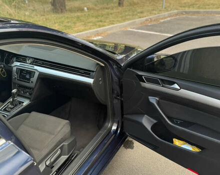 Синий Фольксваген Пассат, объемом двигателя 1.6 л и пробегом 219 тыс. км за 15200 $, фото 8 на Automoto.ua