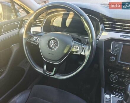 Синий Фольксваген Пассат, объемом двигателя 1.97 л и пробегом 332 тыс. км за 15500 $, фото 10 на Automoto.ua