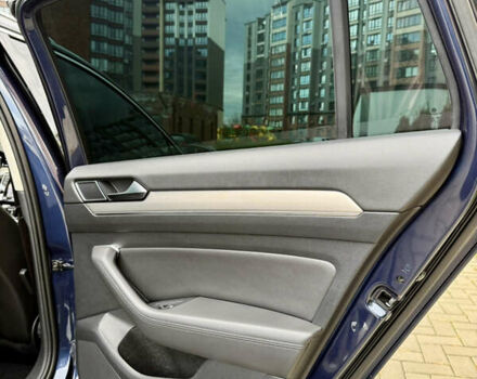 Фольксваген Пассат 2017 в Житомире на Automoto.ua Синий Фольксваген Пассат, объемом двигателя 2 л и пробегом 266 тыс. км за 17600 $, фото 35 на Automoto.ua