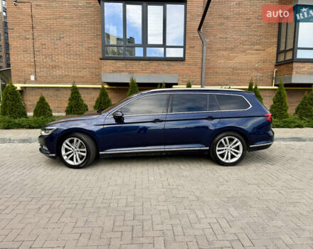 Фольксваген Пассат 2017 в Житомире на Automoto.ua Синий Фольксваген Пассат, объемом двигателя 2 л и пробегом 266 тыс. км за 17600 $, фото 3 на Automoto.ua