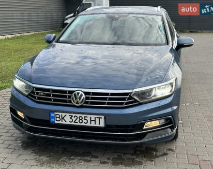 Синій Фольксваген Пассат, об'ємом двигуна 1.97 л та пробігом 241 тис. км за 17200 $, фото 1 на Automoto.ua